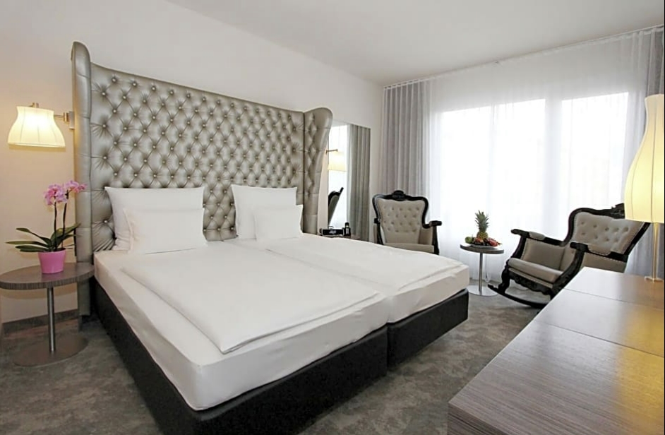 Arcotel